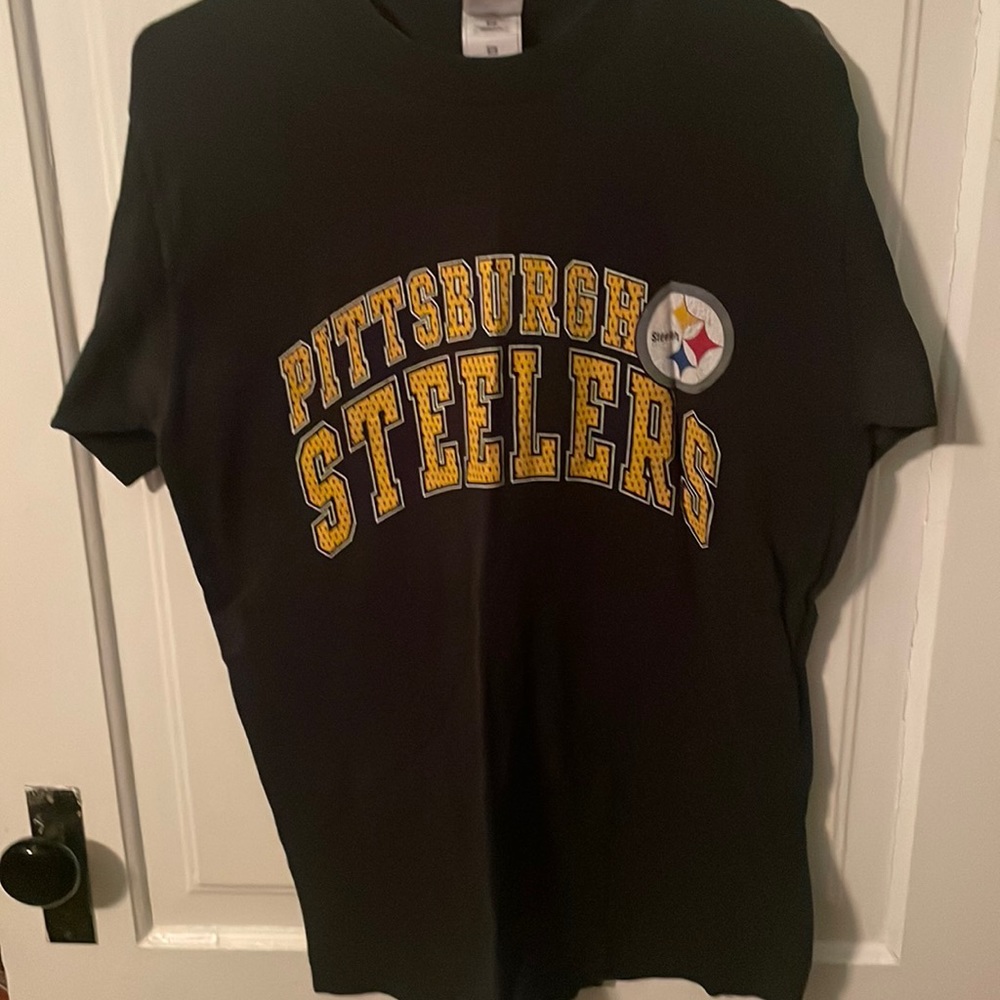 medium black steelers shirt